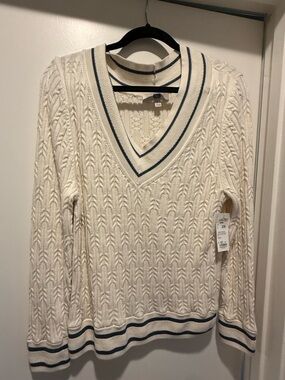 Cream Cable-Knit V-Neck Sweater with Navy Trim NWT Montauk Sweater E3 - size L